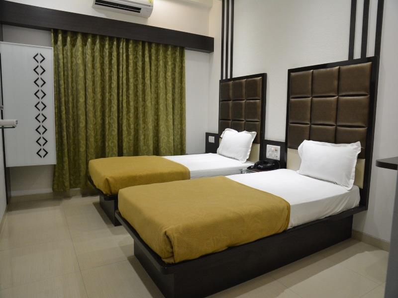 Hotel Corona Bharuch Eksteriør billede