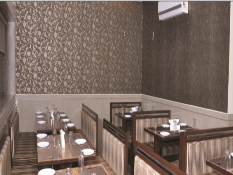 Hotel Corona Bharuch Eksteriør billede