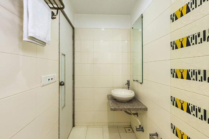 Hotel Corona Bharuch Eksteriør billede