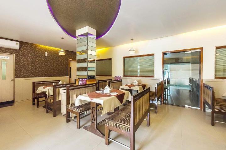 Hotel Corona Bharuch Eksteriør billede