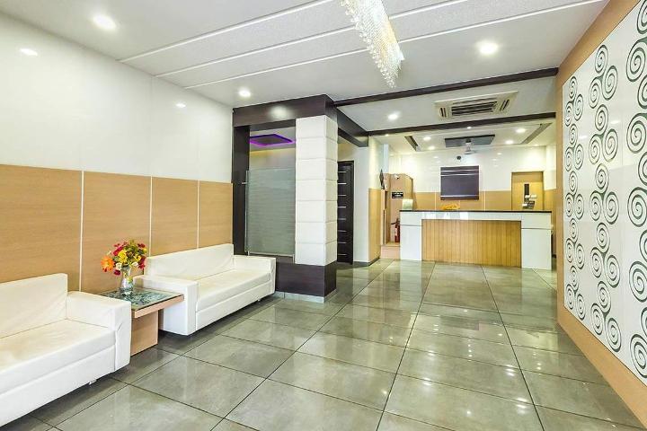 Hotel Corona Bharuch Eksteriør billede