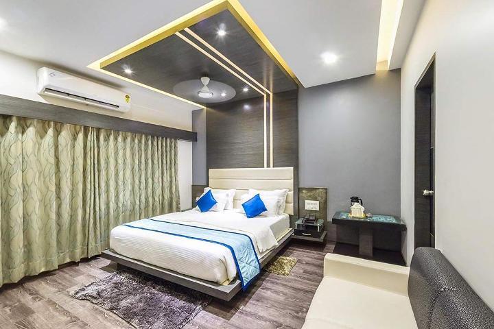 Hotel Corona Bharuch Eksteriør billede
